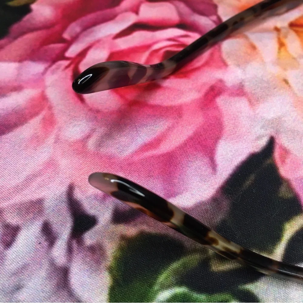 Illesteva Black & smokey cream tortoise Cat eye sunglasses RTR EUC
